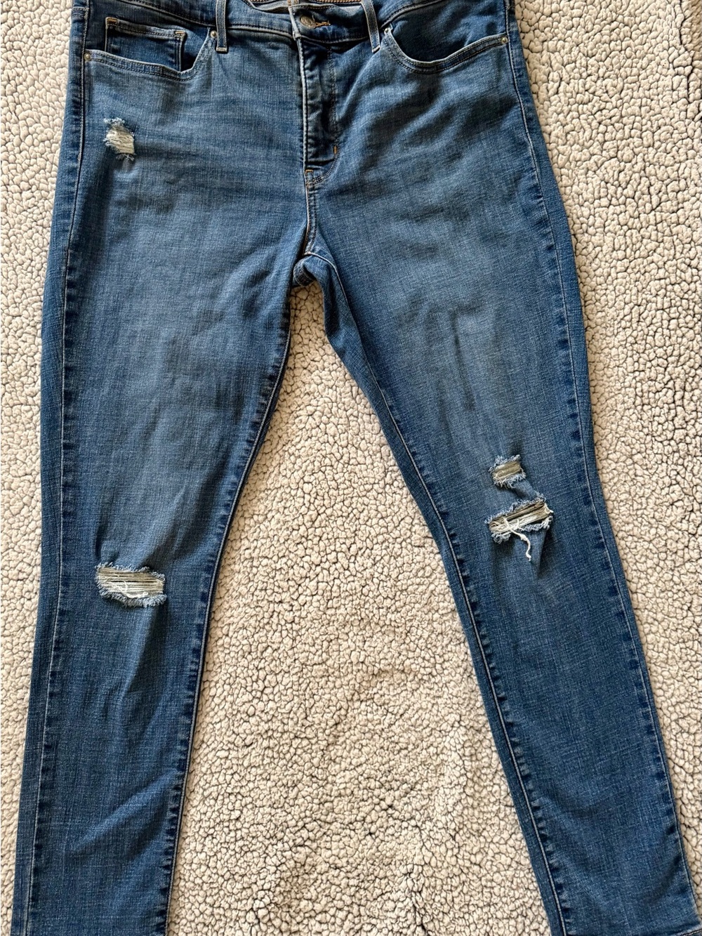 Levi- Women's Distressed Shaping Skinny Jeans - Blue